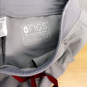 FIGS Zamora Joggers: Cement in color; Small